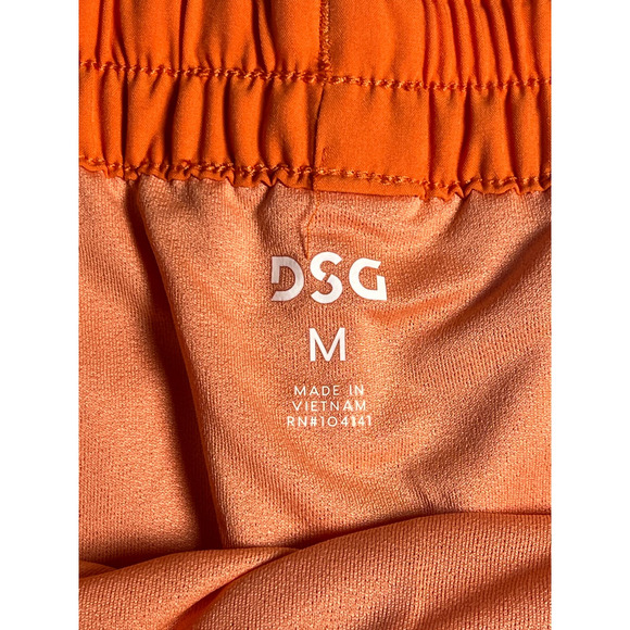 DSG Mid Rise Stride Run Short, Orange, Size Medium, NWT - Picture 3 of 5